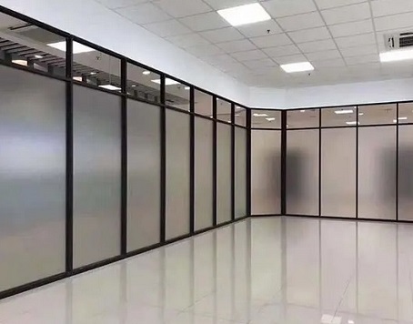 你知道成都玻璃隔斷的操作工藝是什么嗎？